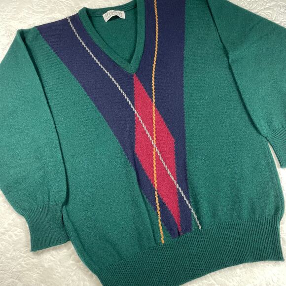 VTG 100% Super Lambswool Scotland Forest Green Argyle V-neckline Preppy Sweater - Picture 2 of 14